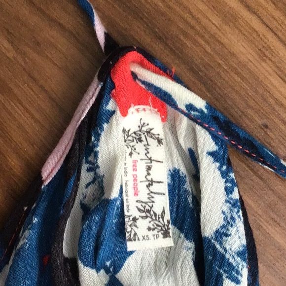 👜$10 Blowout Sale🛵 Intimately Free People red floral tank top - Picture 4 of 6